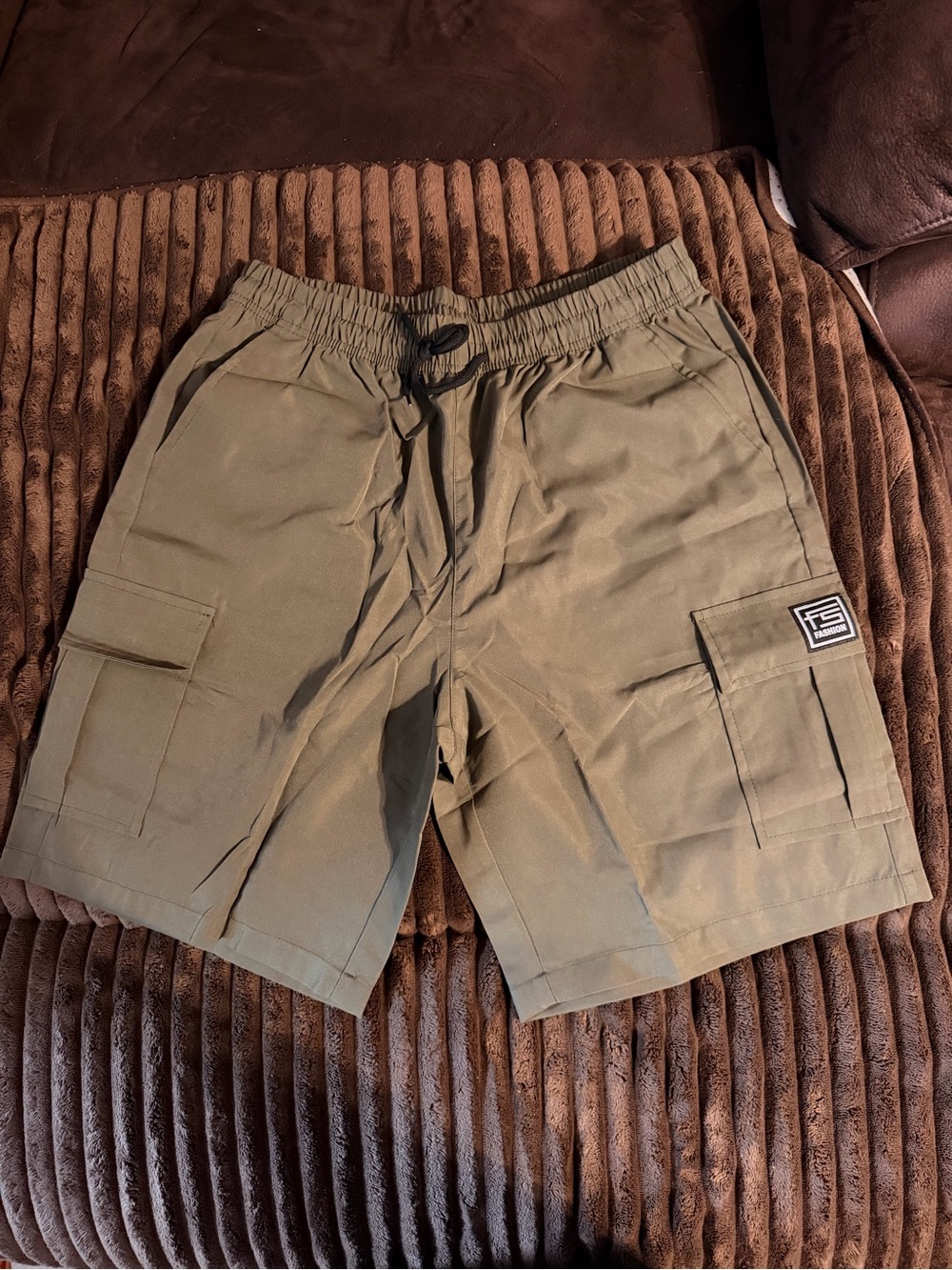 Men's Olive Cargo Shorts with Drawstring Waist